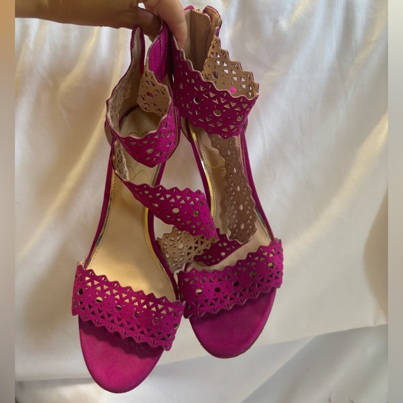 Jessica Simpson pinkish purple heels - Picture 3 of 9